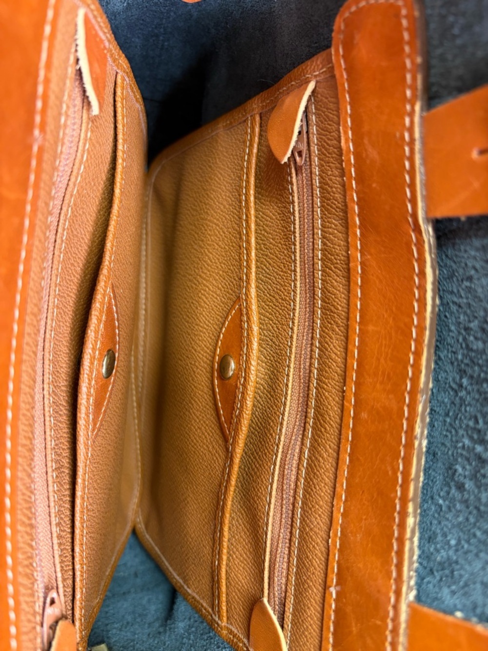 Vtg Dooney & Bourke All Weather Leather Domed Satchel Navy British Tan USA Made - Picture 9 of 15